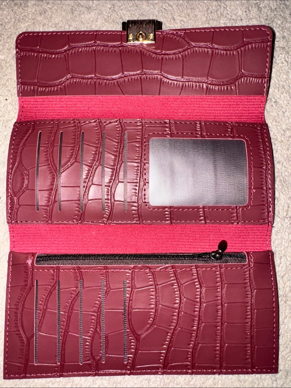 Women's Croc-Embossed Trifold Wallet - Burgundy